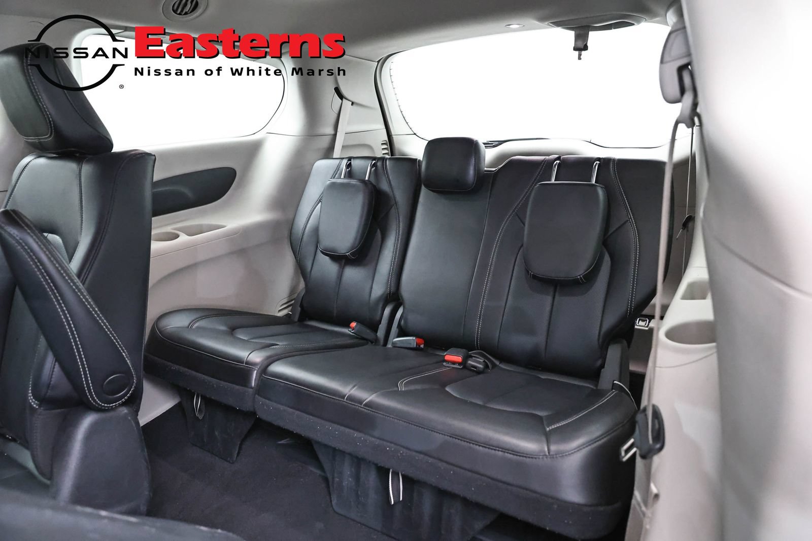 Used 2023 Chrysler Pacifica Touring-L FWD image 26