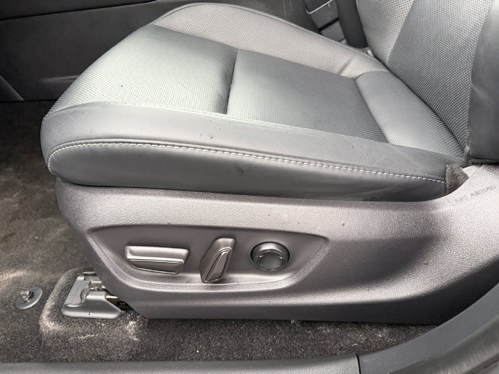Used 2024 Toyota Crown AWD/4WD image 16