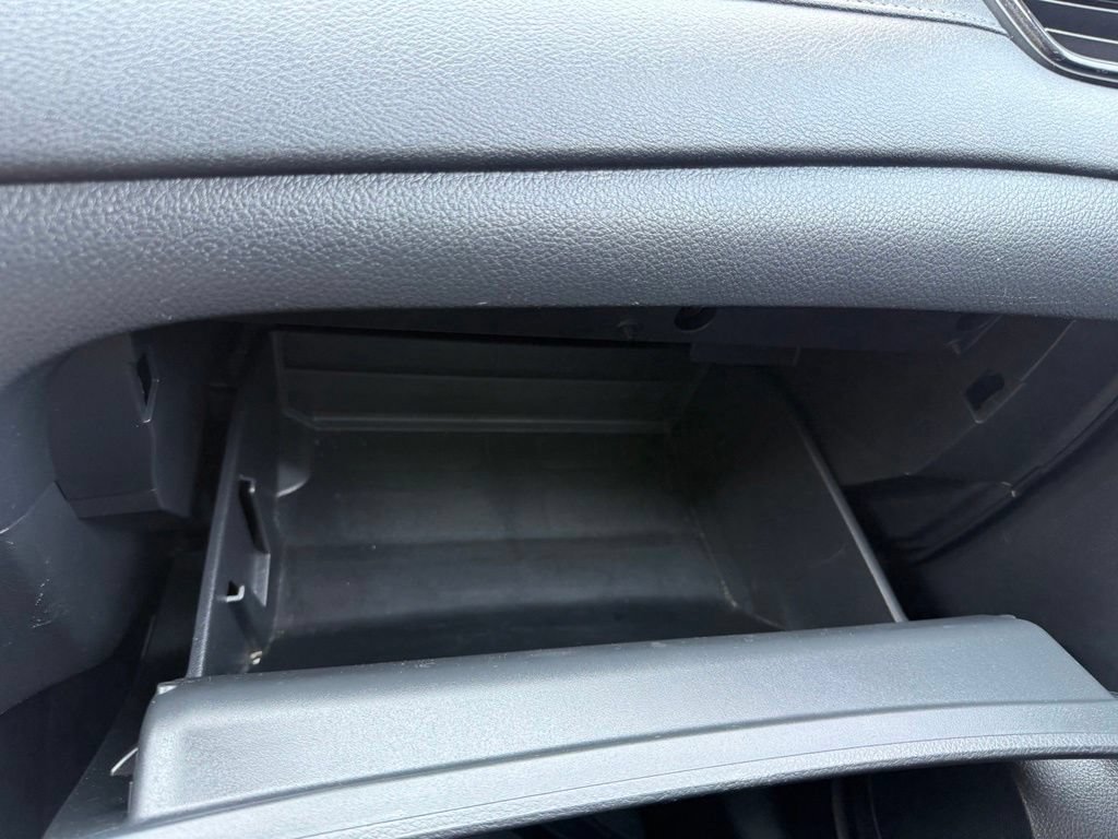 Used 2017 Nissan Rogue SV w/ SV Premium Package FWD image 30