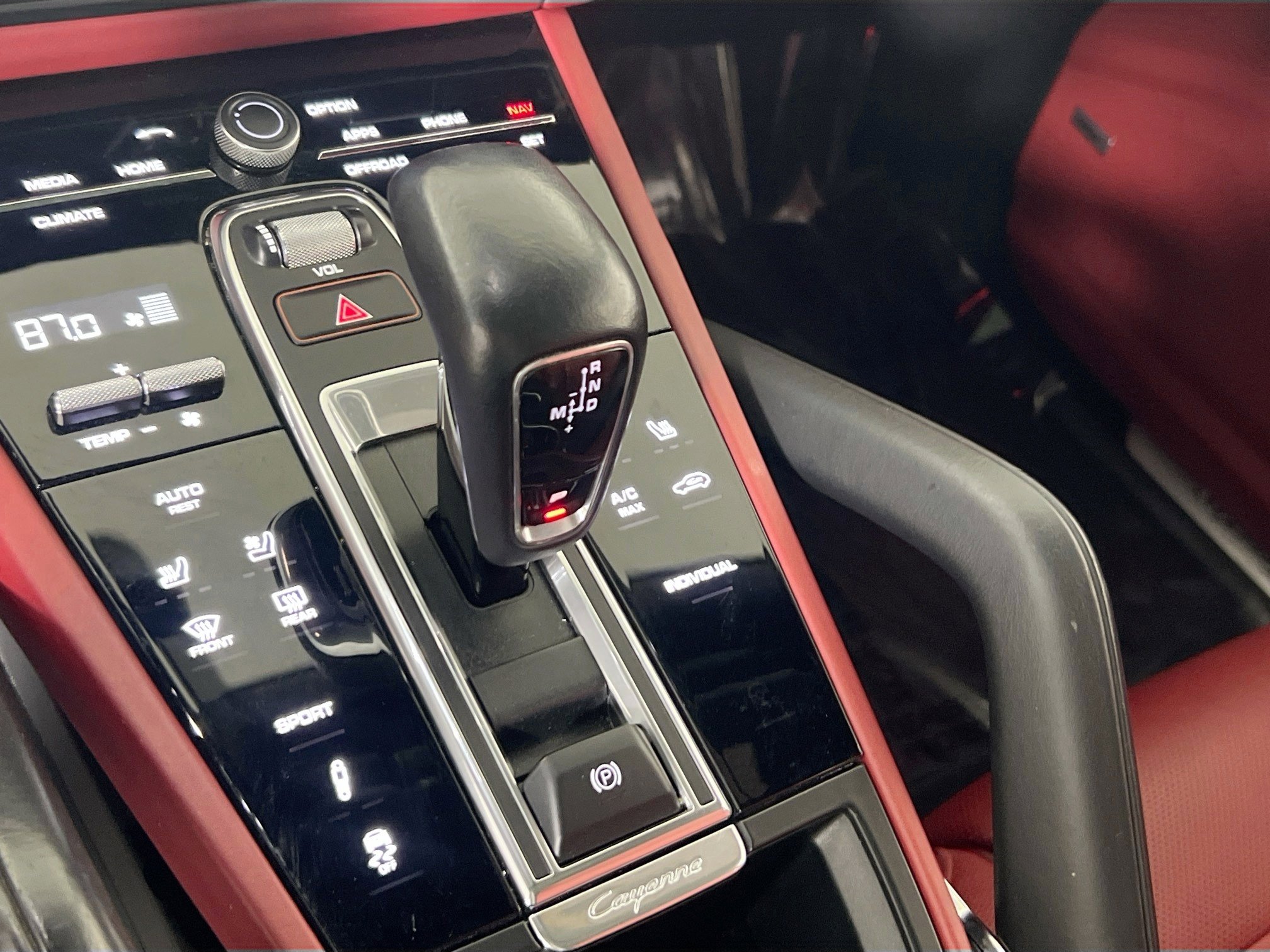 Used 2020 Porsche Cayenne Turbo image 16