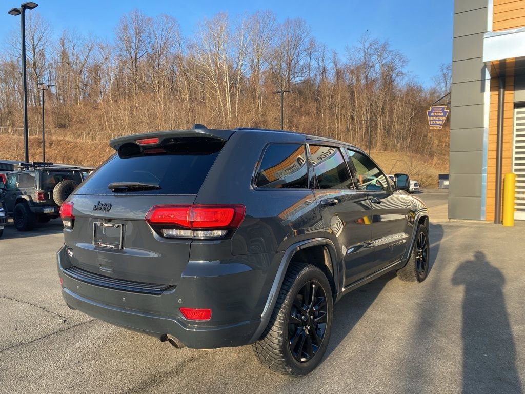 Certified 2018 Jeep Grand Cherokee Altitude image 2