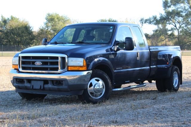 Used 2001 Ford F350 XLT image 1
