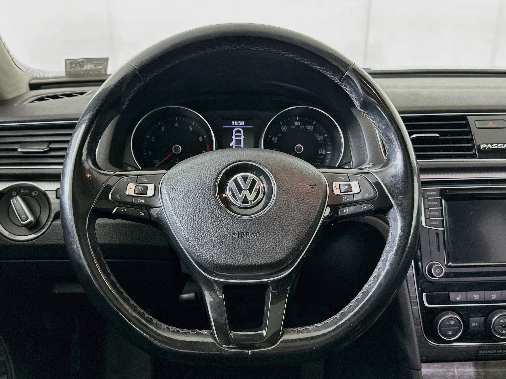 Used 2018 Volkswagen Passat 2.0T SE FWD image 18
