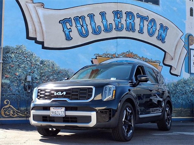 Used 2023 Kia Telluride S w/ S Sunroof Package