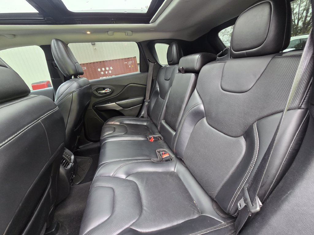 Used 2020 Jeep Cherokee Limited AWD/4WD image 22