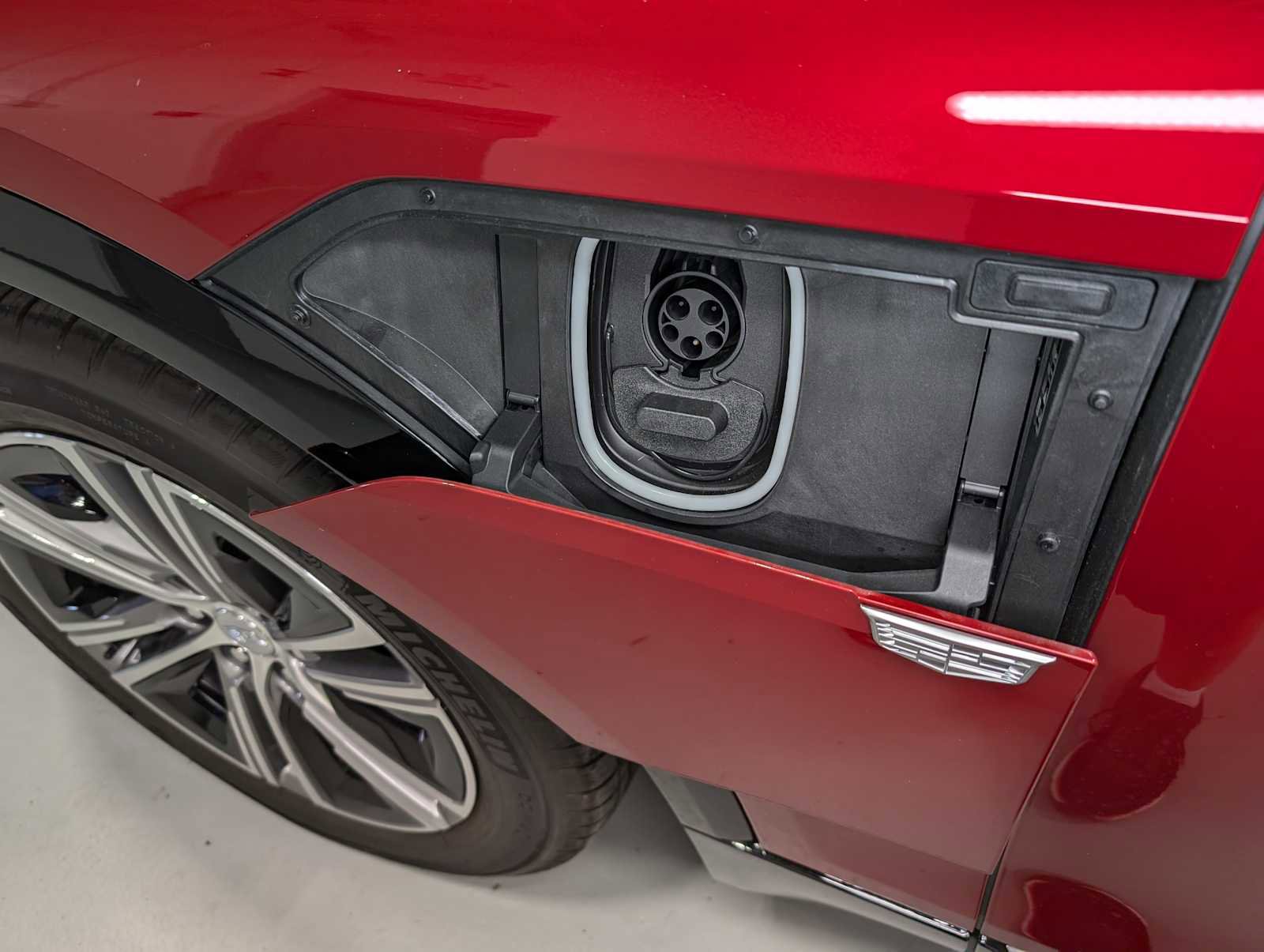 New 2025 Cadillac Lyriq Luxury image 12