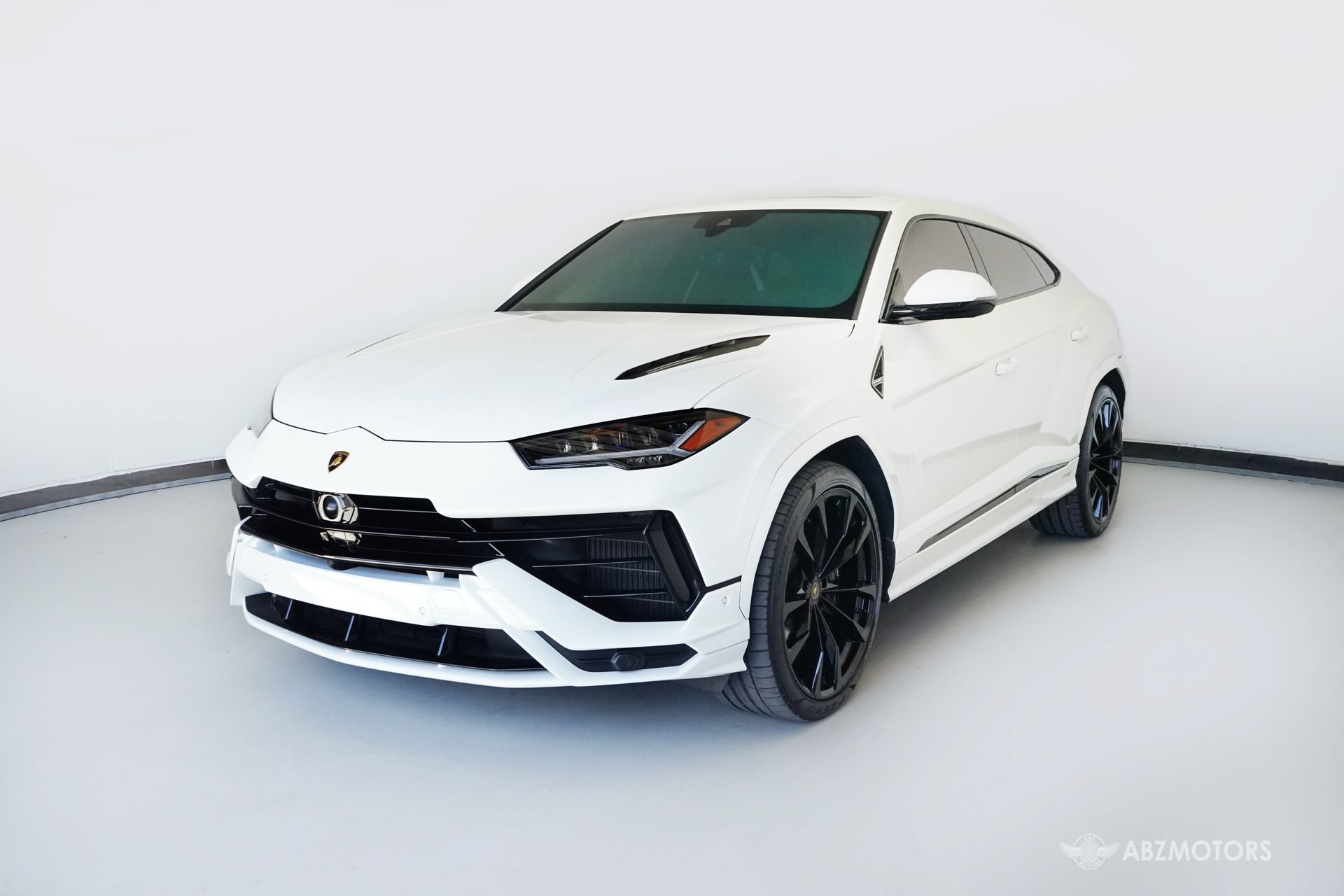 Used 2023 Lamborghini Urus S AWD/4WD image 2