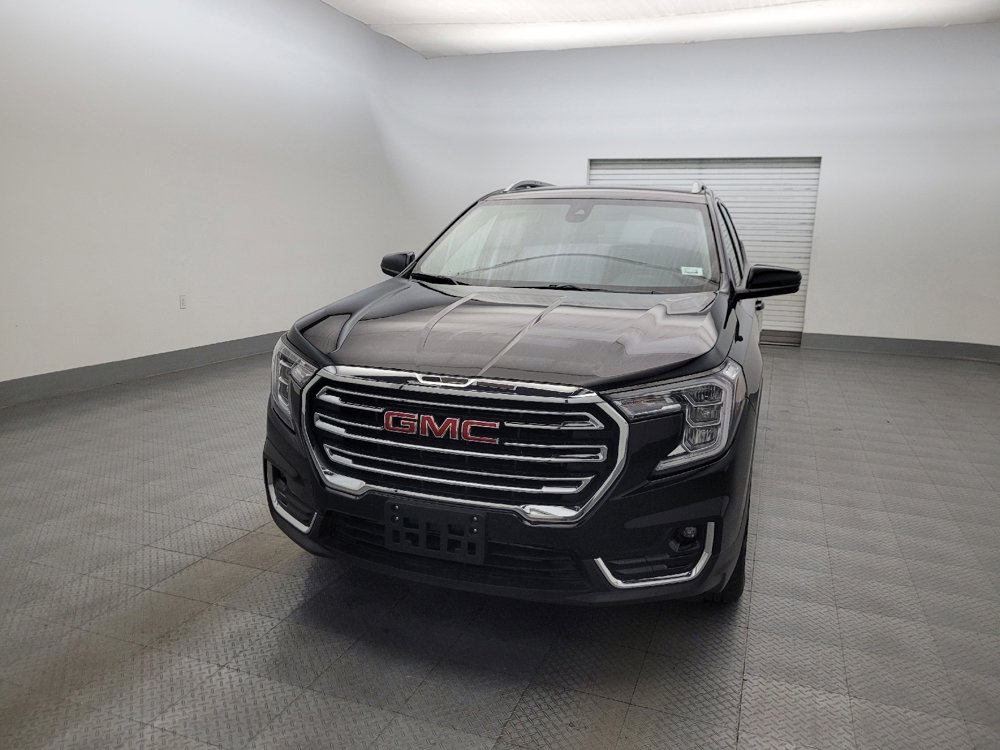 Used 2024 GMC Terrain SLT AWD/4WD image 15