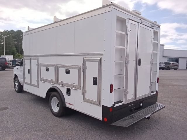 New 2026 Ford E-450 and Econoline 450 Super Duty w/ Power Equipment Group RWD image 5