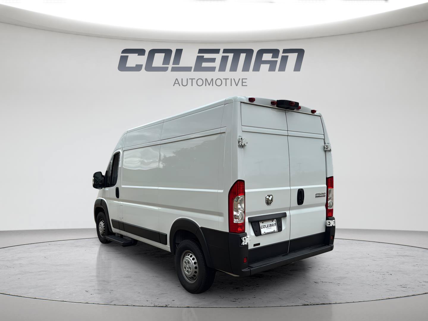 Used 2024 RAM ProMaster 2500 w/ Convenience Group FWD image 3