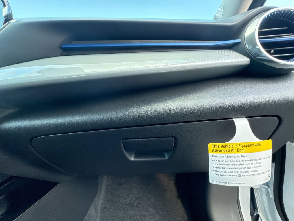 New 2026 Chevrolet Trax LT w/ LT Convenience Package FWD image 35