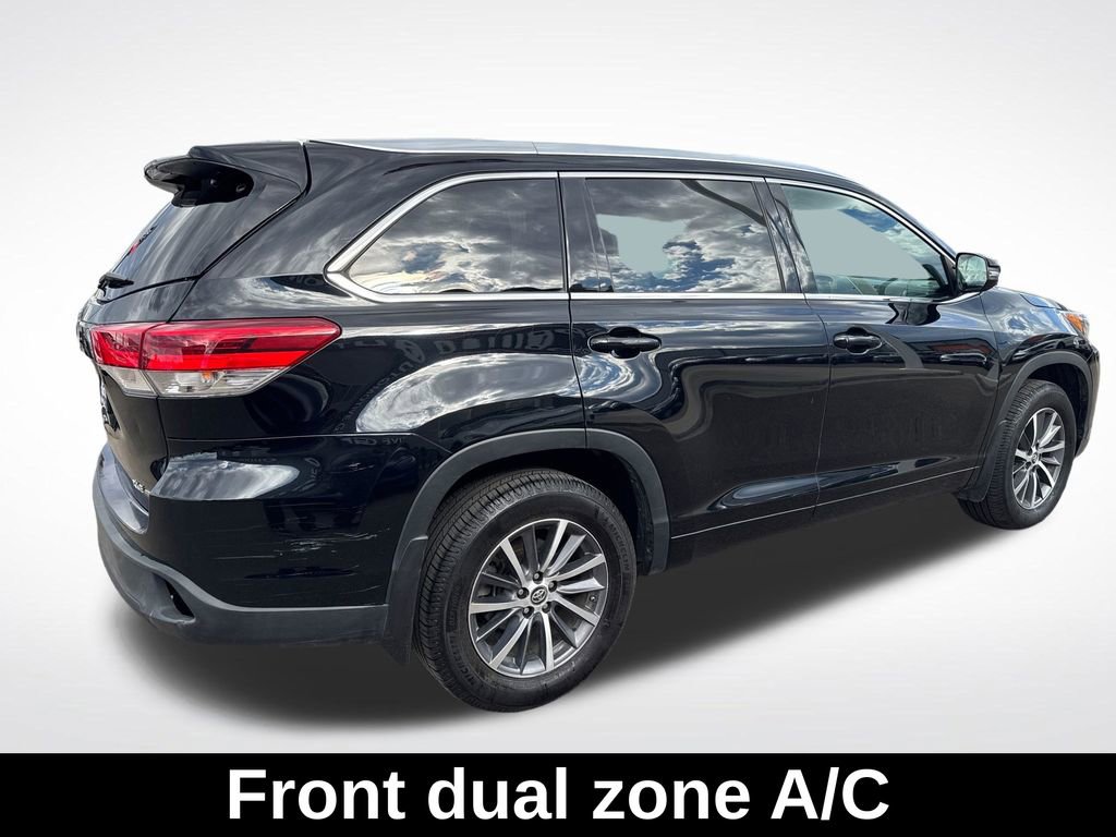 Used 2018 Toyota Highlander XLE AWD/4WD image 6