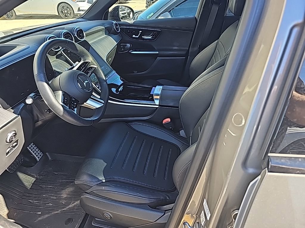 Used 2024 Mercedes-Benz GLC 300 4MATIC image 9