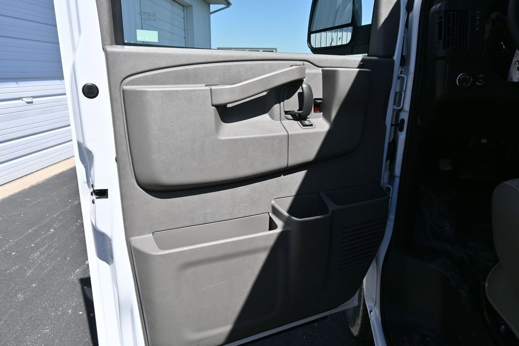 New 2026 GMC Savana 3500 Extended RWD image 12
