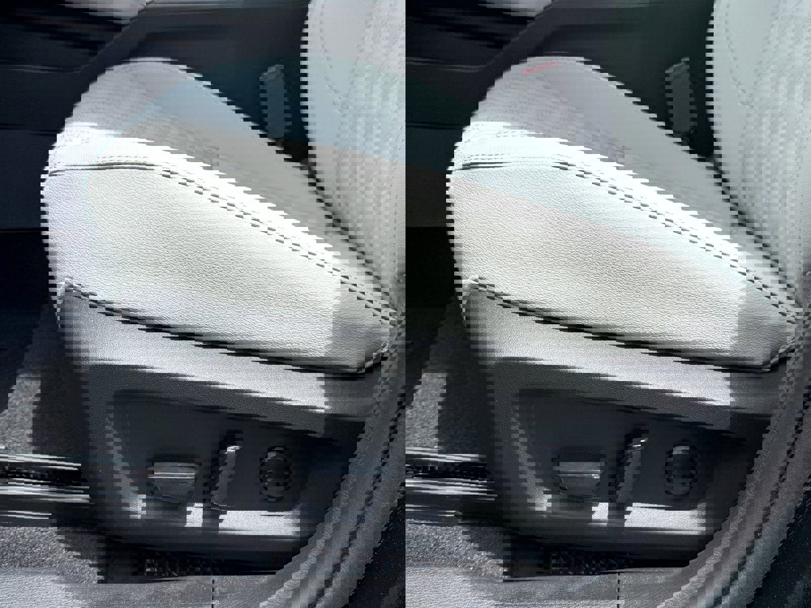 New 2025 Mitsubishi Outlander 4WD Plug-In Hybrid image 7
