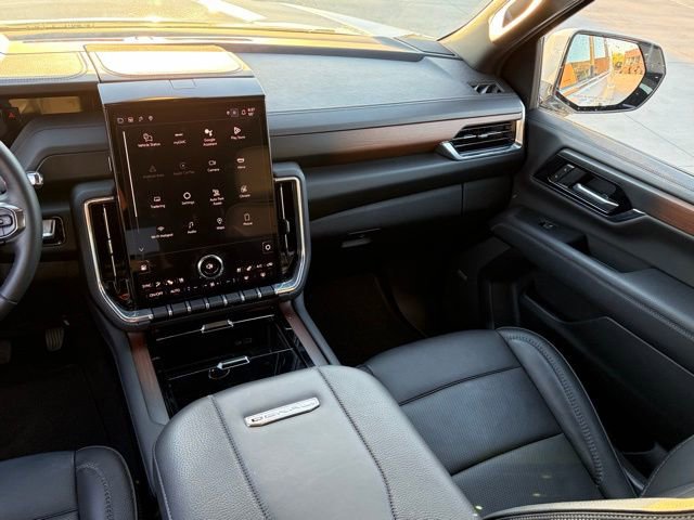 Used 2025 GMC Yukon Denali image 11