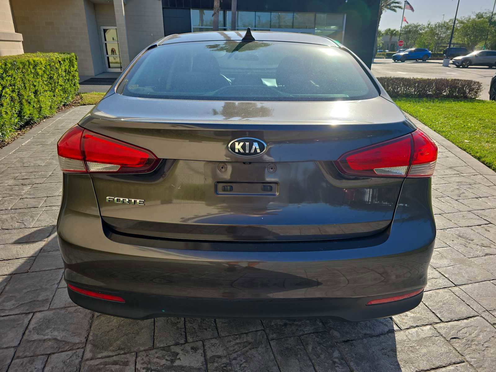 Used 2017 Kia Forte LX w/ LX Popular Package FWD image 3
