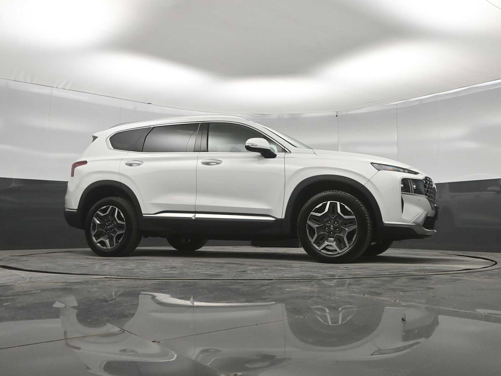 Used 2023 Hyundai Santa Fe Limited AWD/4WD image 32