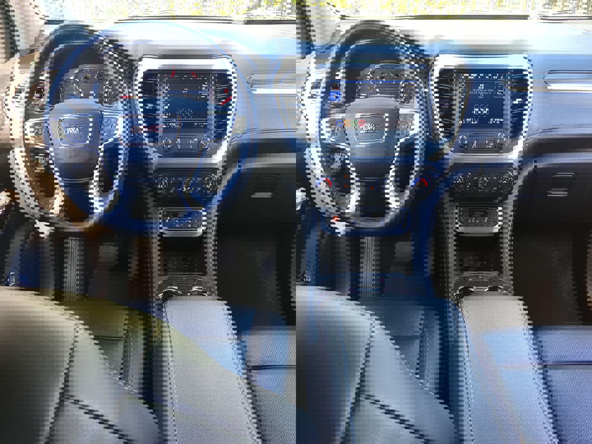 Used 2023 GMC Acadia SLT image 15