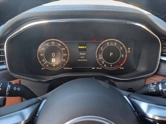 Used 2024 Jaguar F-PACE R-Dynamic S image 11