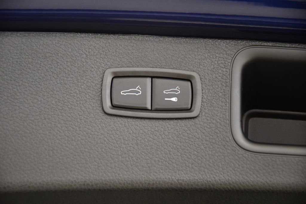 Certified 2025 Porsche Macan image 54