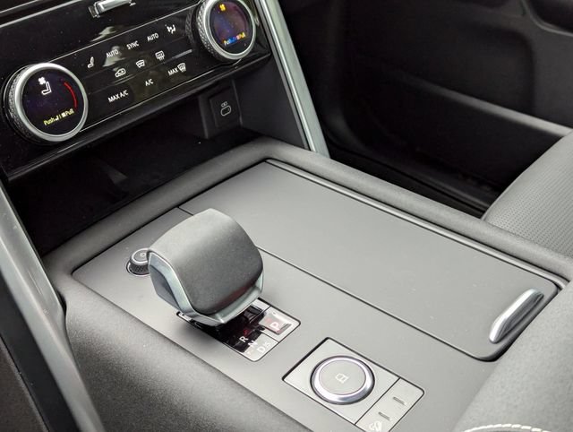 New 2025 Land Rover Discovery Dynamic SE AWD/4WD image 9