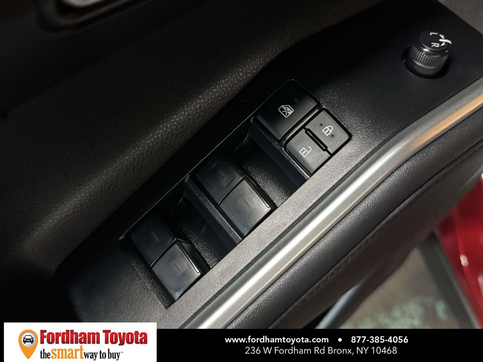 Used 2023 Toyota Highlander XSE AWD/4WD image 16