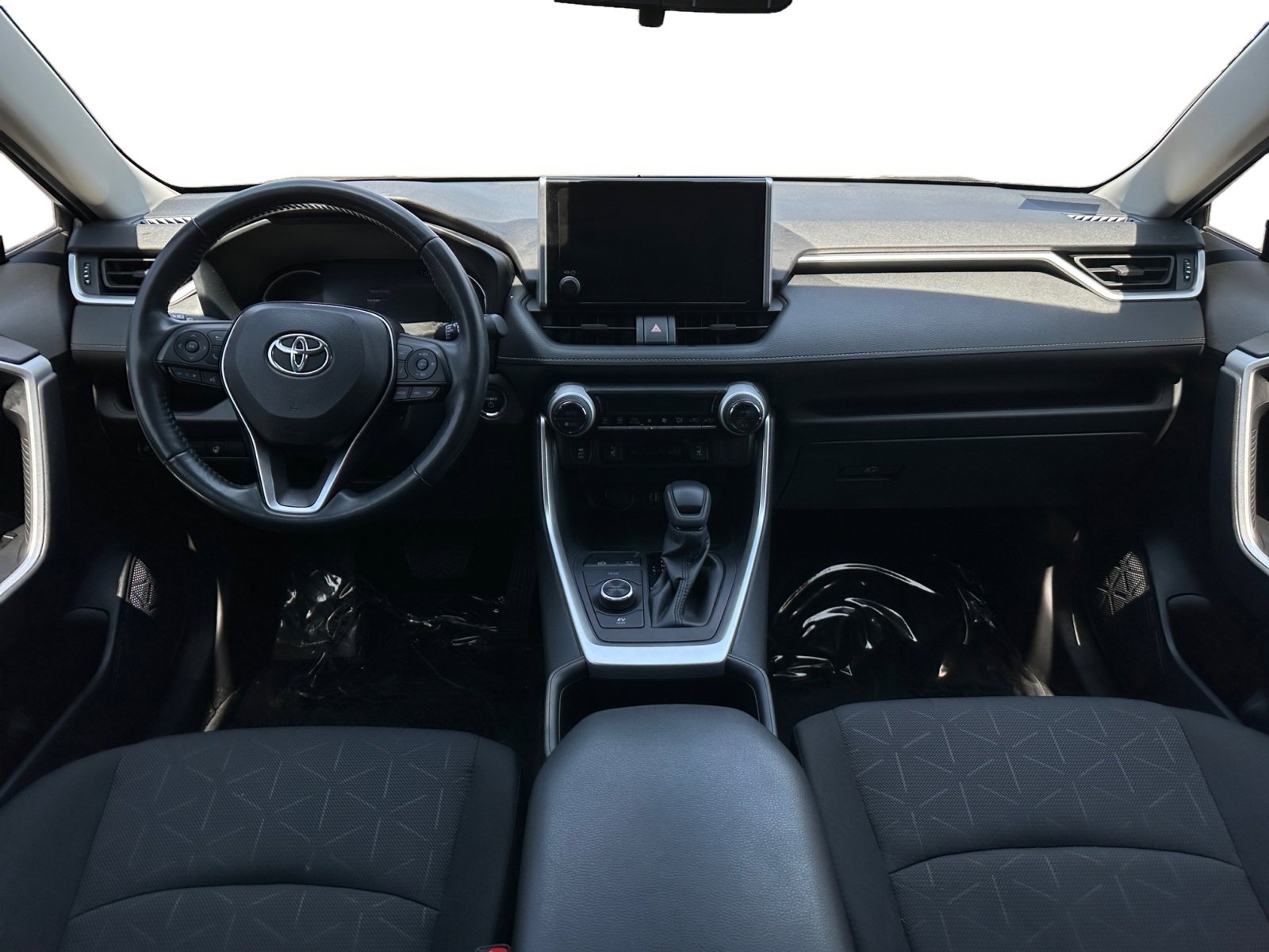 Used 2023 Toyota RAV4 XLE image 10