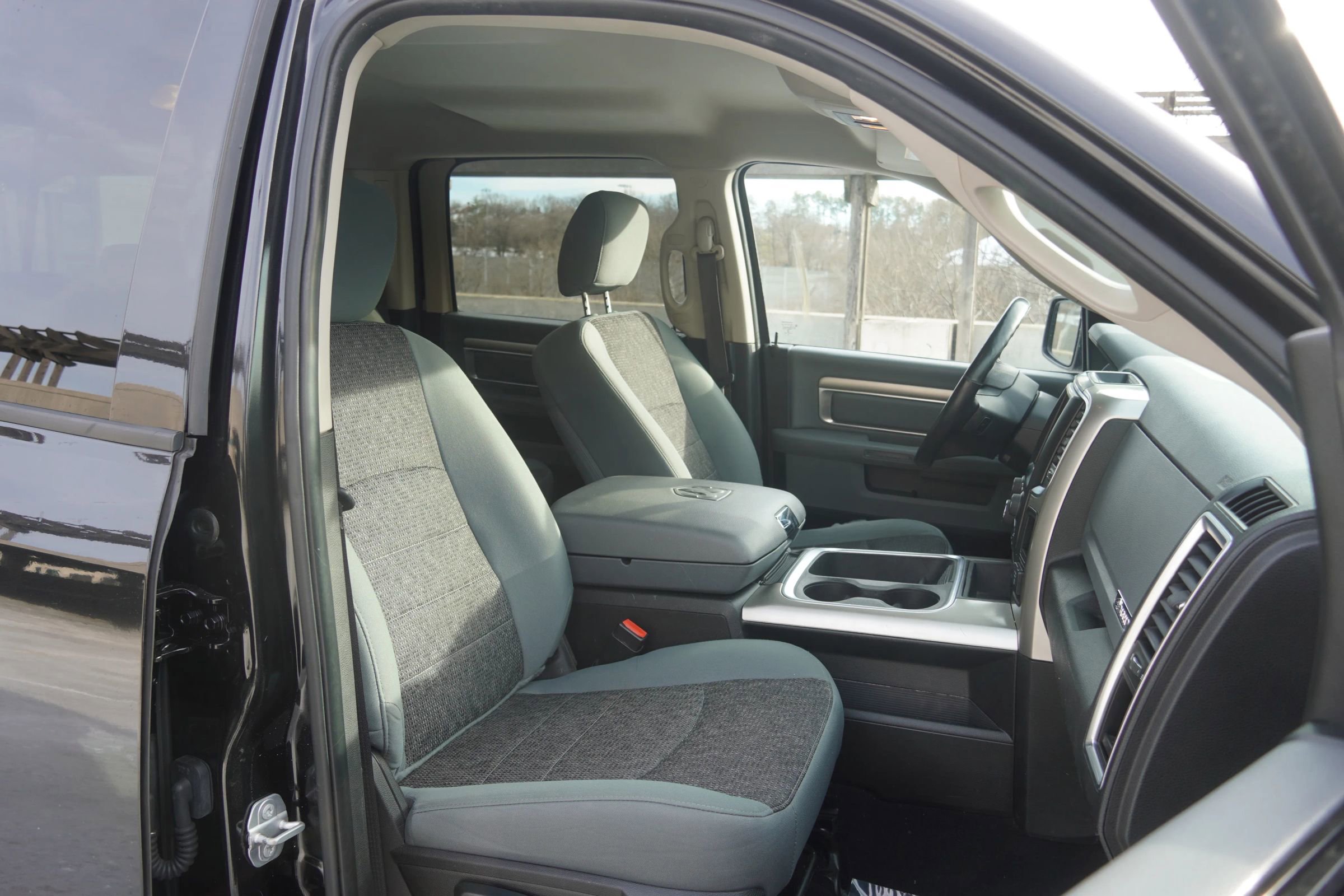Used 2019 RAM 1500 Big Horn AWD/4WD image 19