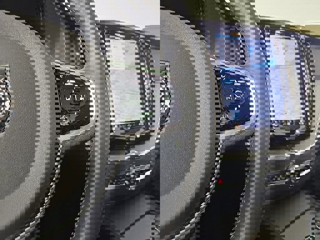 New 2025 Volvo XC60 B5 Plus w/ Protection Package Premier image 30