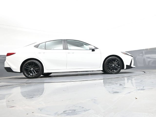 Used 2025 Toyota Camry SE FWD image 32