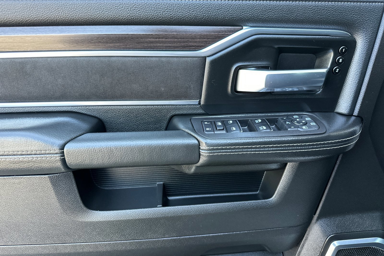 New 2025 RAM 2500 Laramie w/ Towing Technology Group image 8