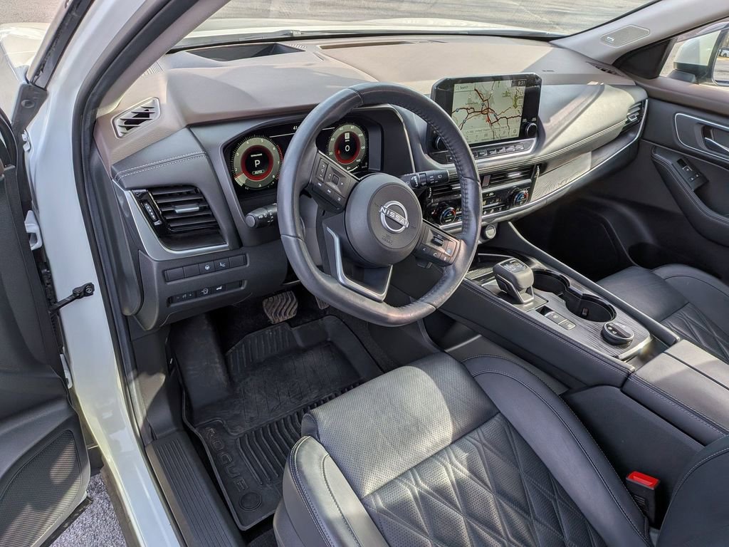 Used 2023 Nissan Rogue Platinum w/ Platinum Premium Package image 9