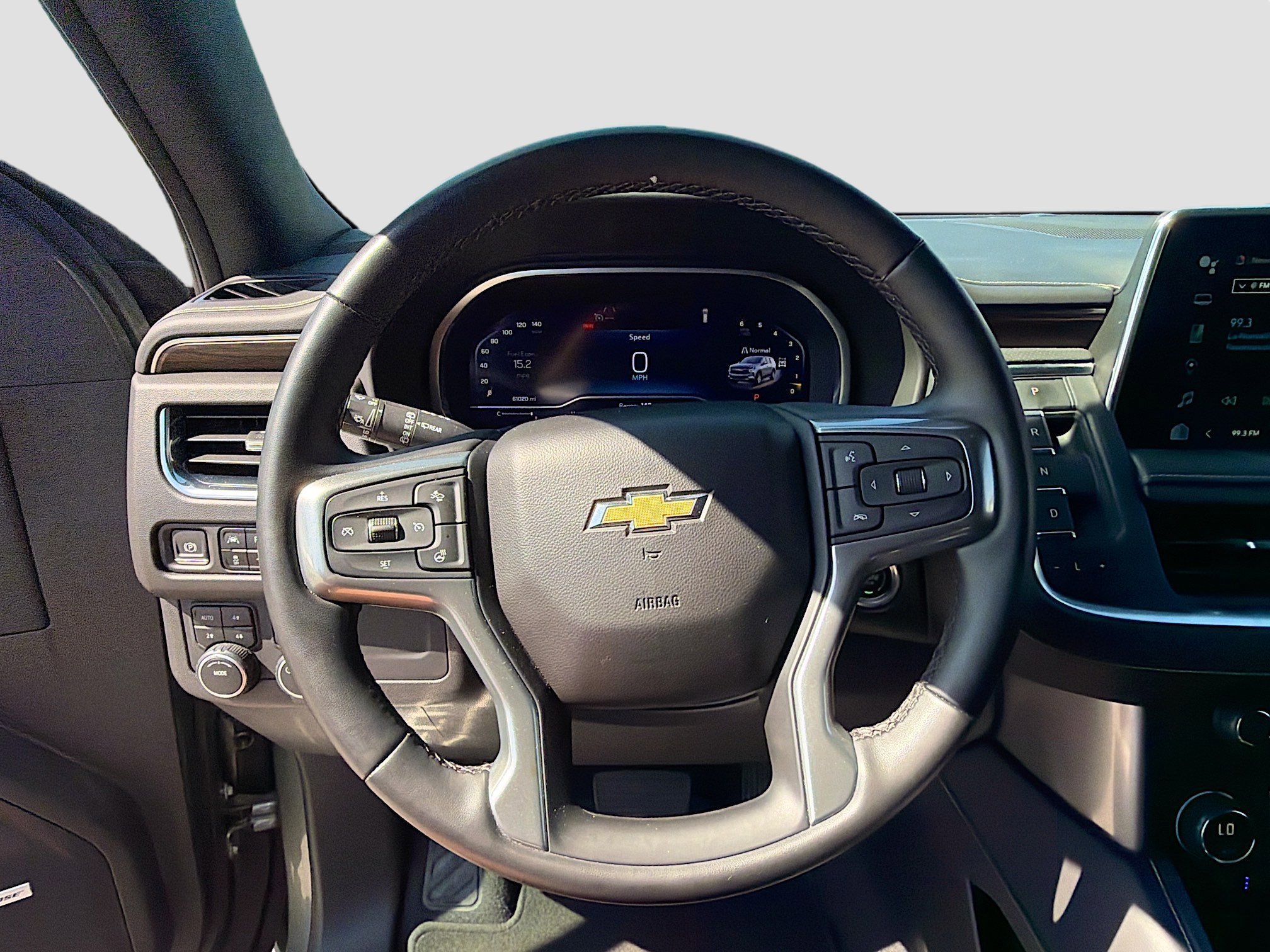 Used 2023 Chevrolet Suburban Premier image 37