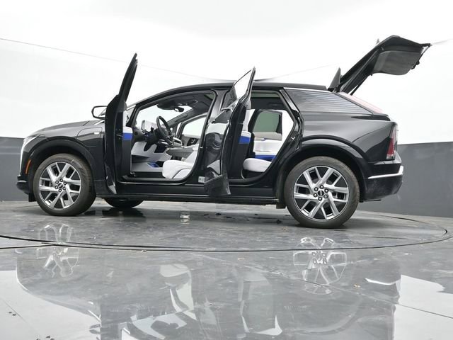 New 2025 Cadillac Optiq Luxury 1 w/ LPO, Floor Liner Package image 61