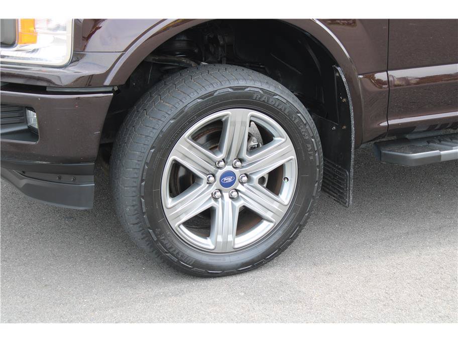 Used 2018 Ford F150 XLT w/ Equipment Group 302A Luxury AWD/4WD image 6