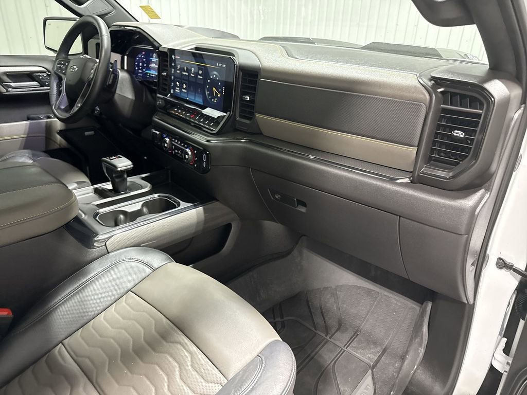 Used 2024 Chevrolet Silverado 1500 ZR2 w/ Technology Package image 30
