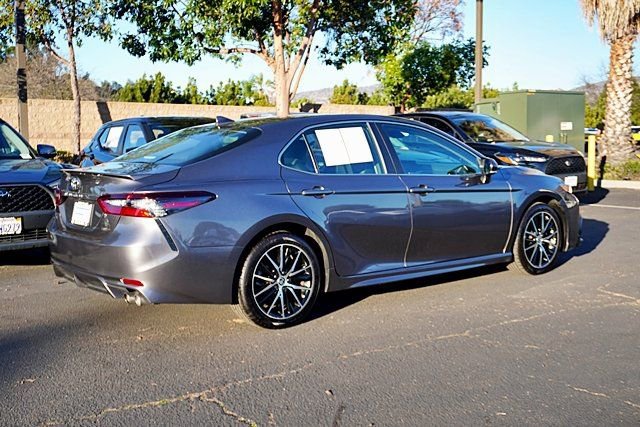 Used 2023 Toyota Camry SE image 8