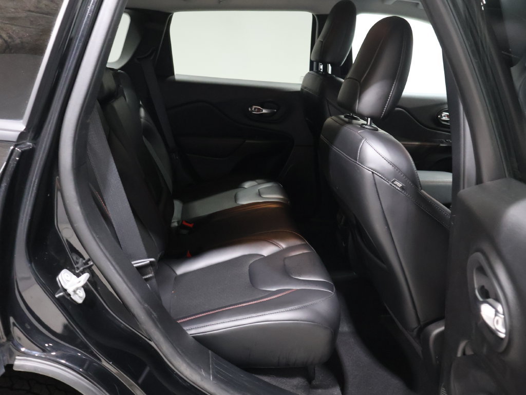 Used 2021 Jeep Cherokee Trailhawk AWD/4WD image 20