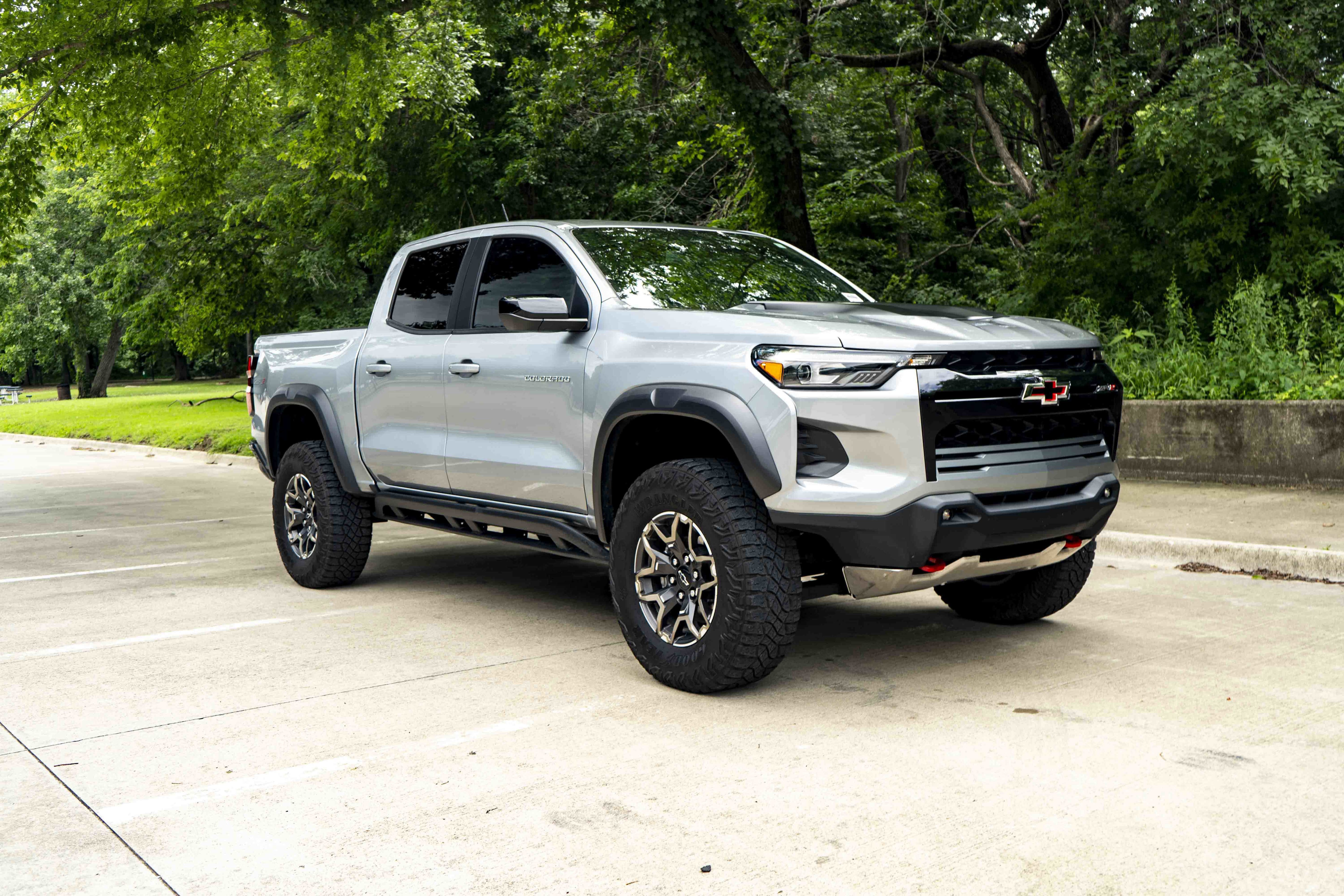 Used 2024 Chevrolet Colorado ZR2 AWD/4WD image 2