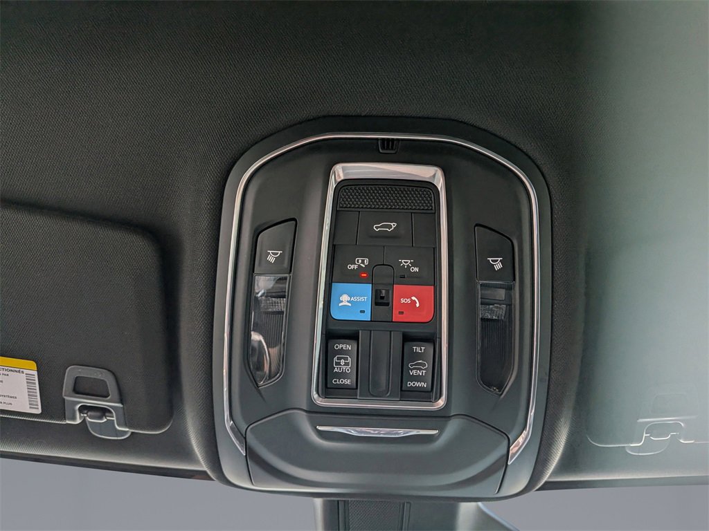 Used 2024 Jeep Grand Cherokee L Laredo w/ Luxury Tech Group I image 26