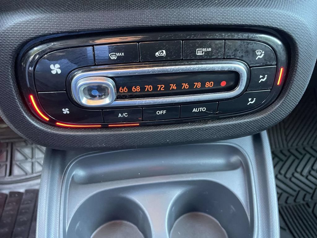 Used 2016 smart fortwo Prime RWD image 29