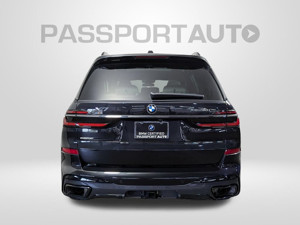Used 2024 BMW X7 xDrive40i w/ M Sport Package AWD/4WD image 3