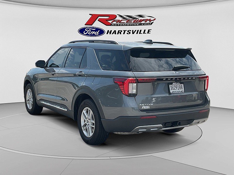 Used 2025 Ford Explorer Active w/ Active Comfort Package RWD image 3