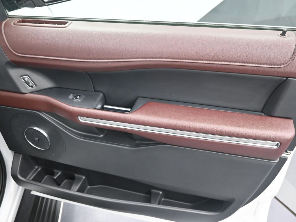 Used 2024 Ford Expedition Limited image 35