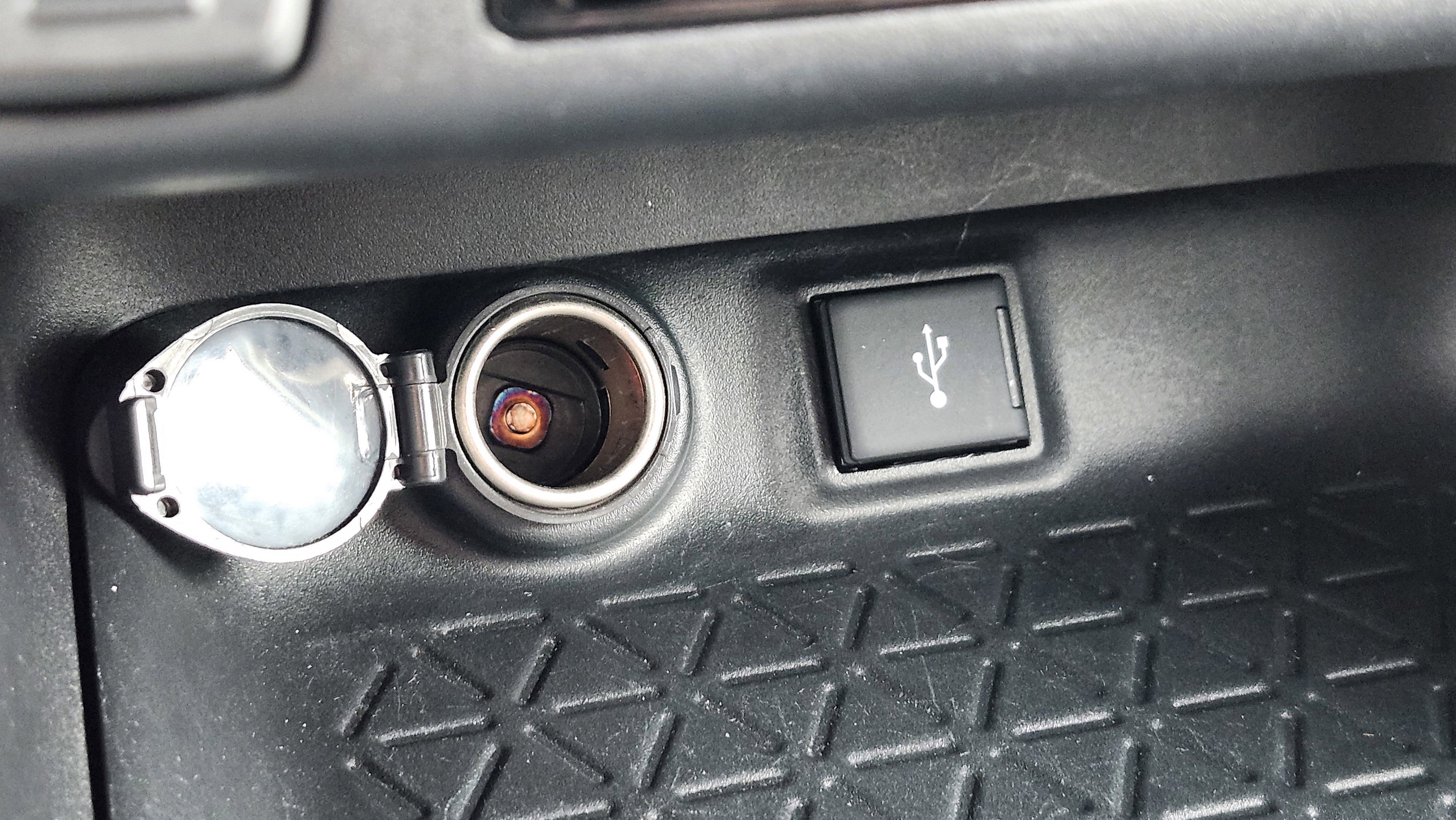 Used 2020 Toyota RAV4 XLE image 29