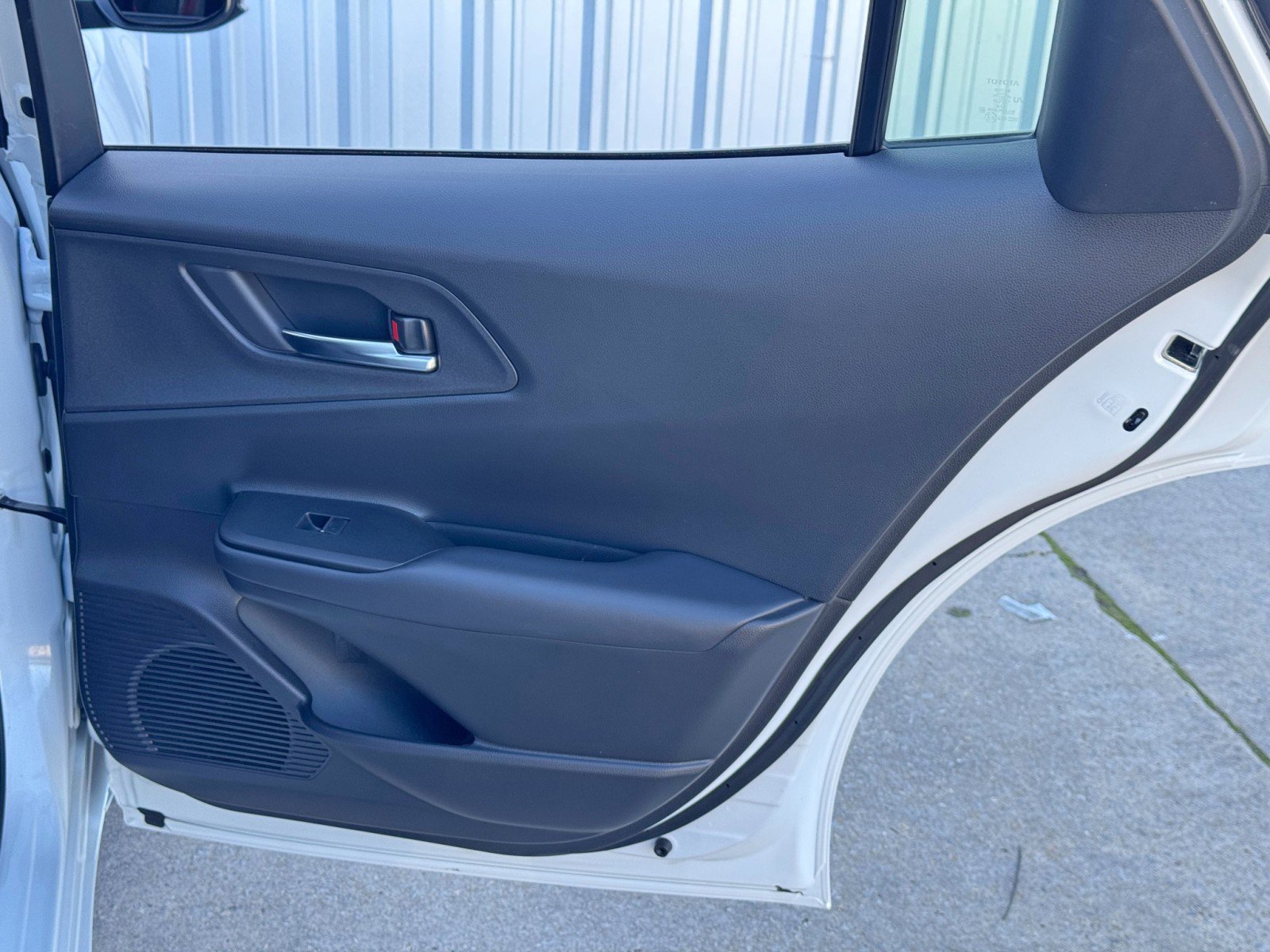 Used 2025 Toyota Prius Plug-In Hybrid XSE FWD image 42