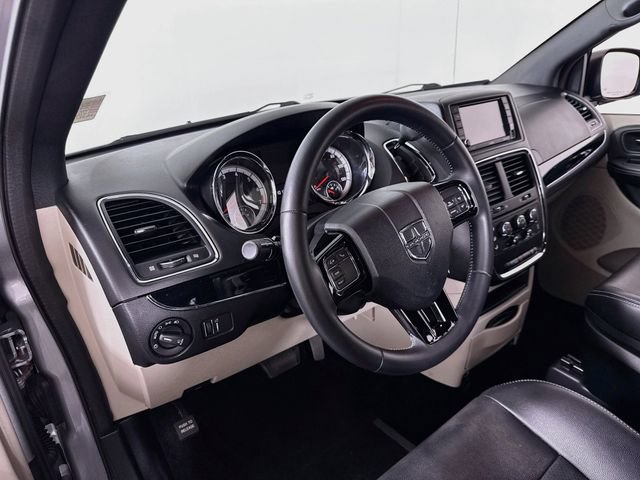 Used 2017 Dodge Grand Caravan SXT FWD image 7