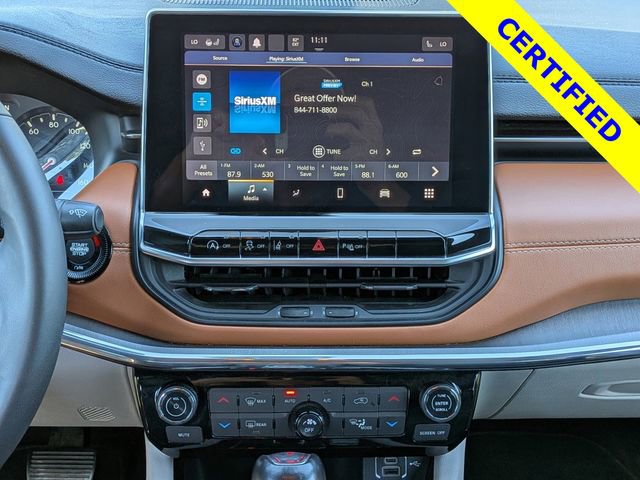 Used 2023 Jeep Compass Limited image 17