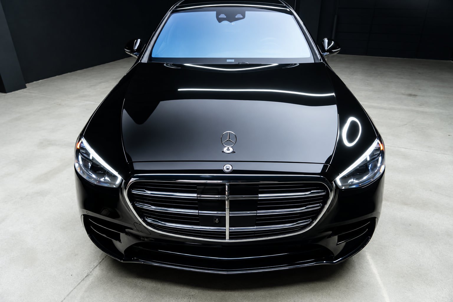 Used 2023 Mercedes-Benz S 500 4MATIC w/ AMG Line image 4